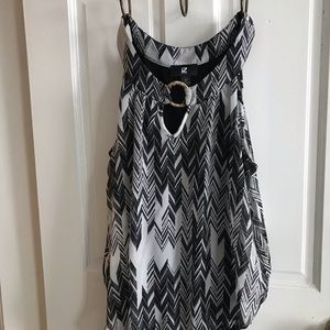Sleeveless top lined